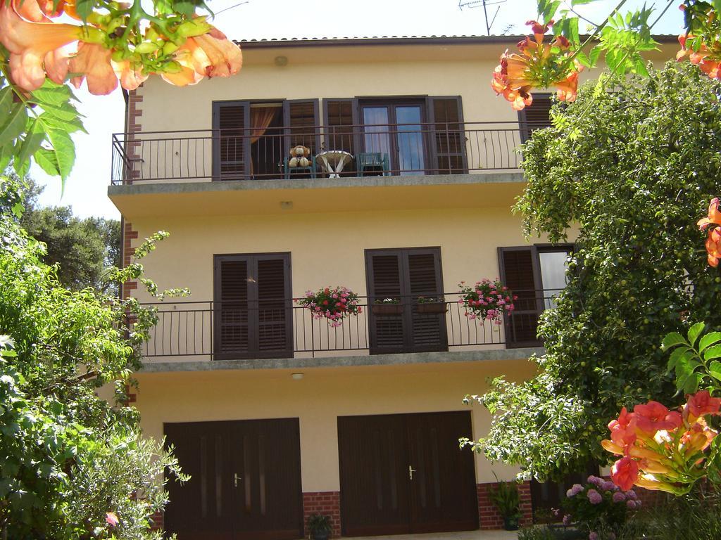 Apartments Grgorinic Pula Extérieur photo